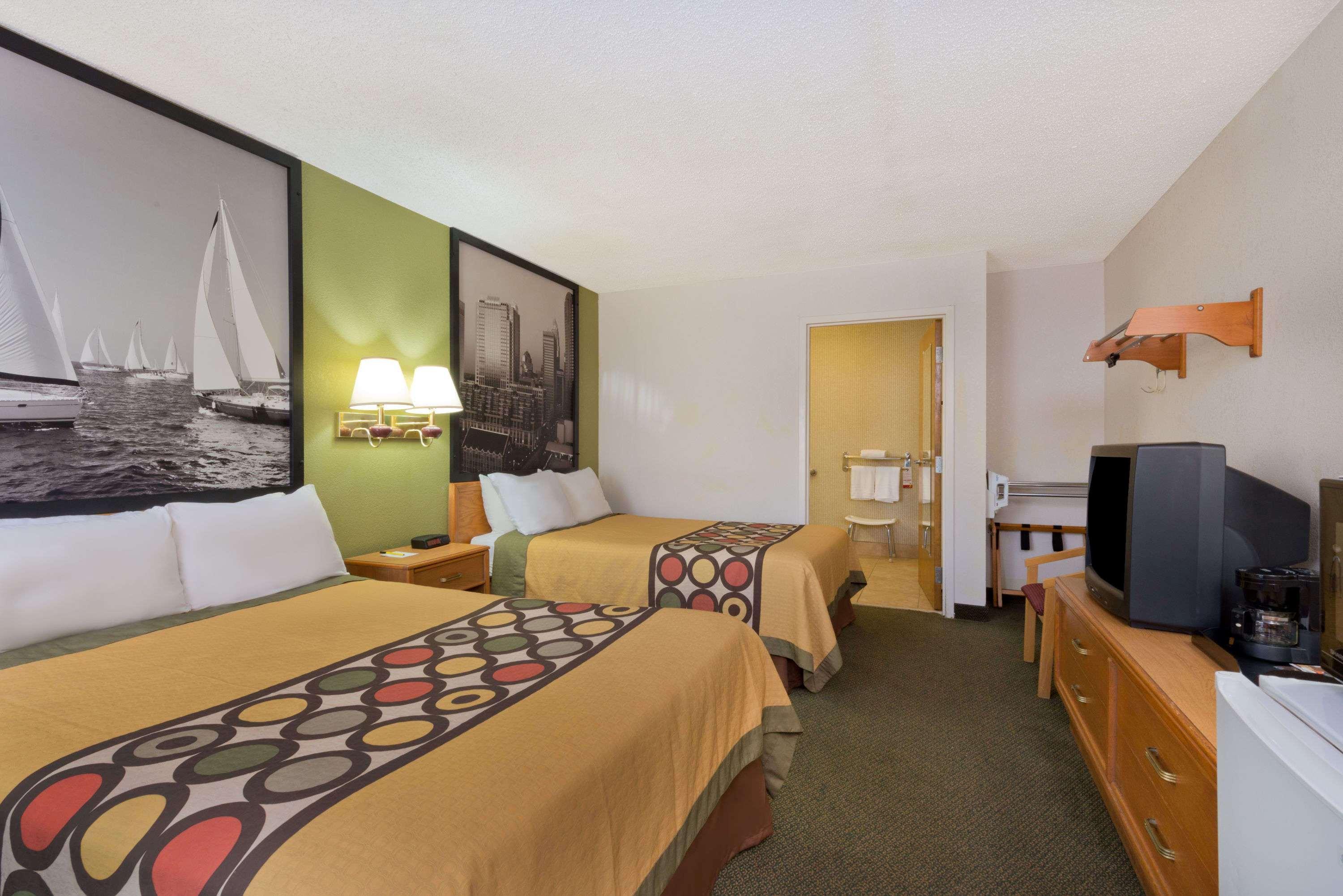 Super 8 By Wyndham Huntersville/Charlotte Area Luaran gambar