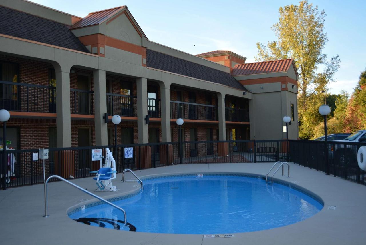 Super 8 By Wyndham Huntersville/Charlotte Area Luaran gambar