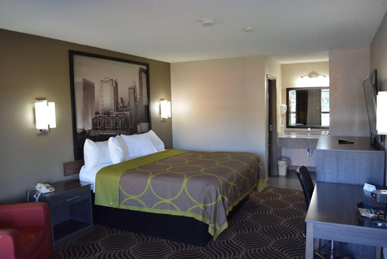 Super 8 By Wyndham Huntersville/Charlotte Area Luaran gambar